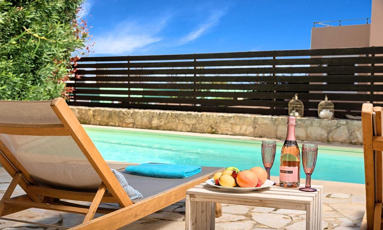 Apple Villas Mourion  Exterior photo